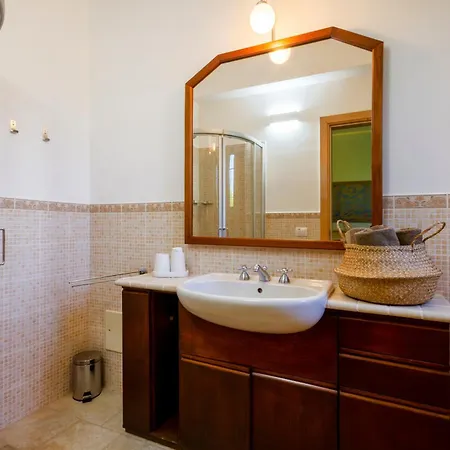 La Rossi With Pool 7 *