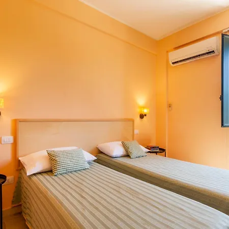 La Rossi With Pool 7 *